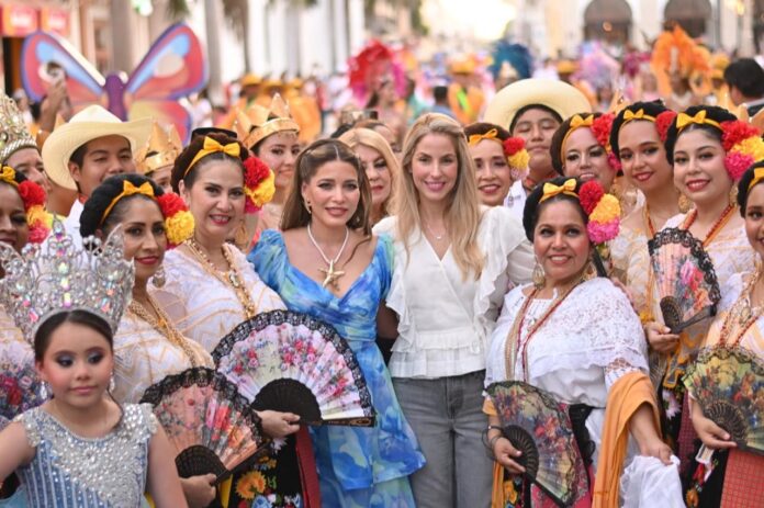 Adriana Fonseca, reina del Carnaval de Veracruz 2025