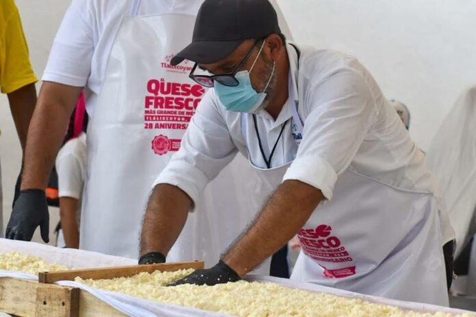 Tlalixcoyan, el pueblo veracruzano famoso por el queso fresco más grande de México