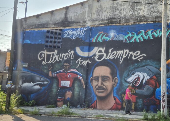 Los Tiburones Rojos viven en el corazón de los jarochos: pintan mural en su honor