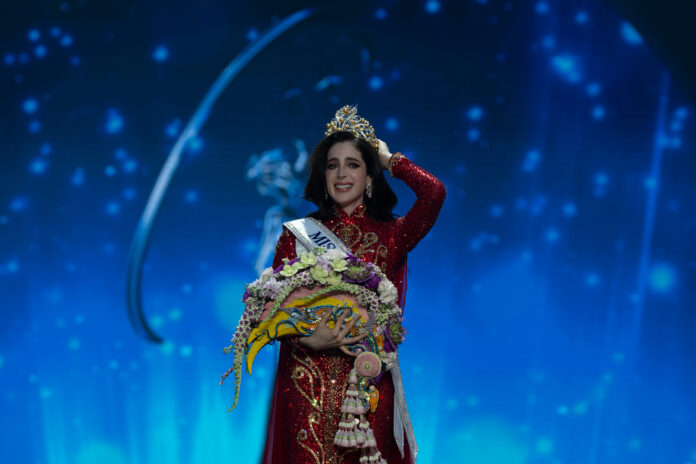 La tabasqueña Fátima Bosch se corona como Miss Universo 2025