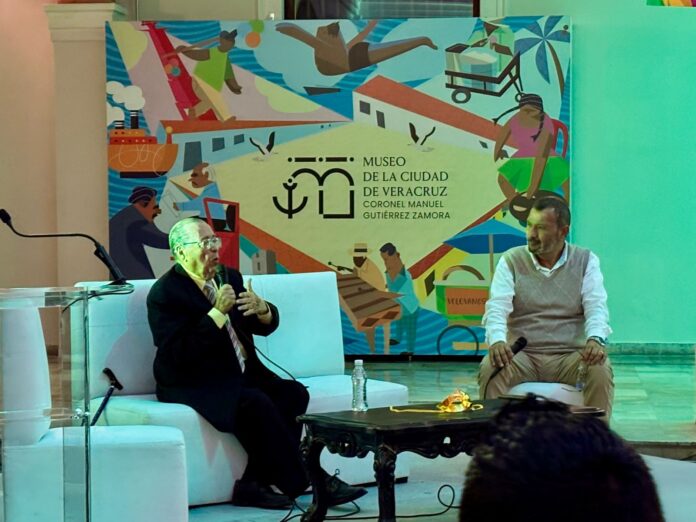 Tirso, 57 años vistiendo la historia del Carnaval de Veracruz